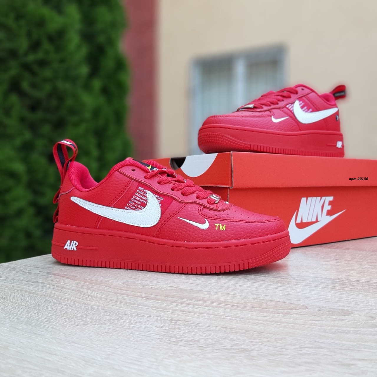 

Женские кроссовки в стиле Nike Air Force 1 LV8, кожа, красные, 41 (26,5 см), размеры:36,37,38,39,40,41