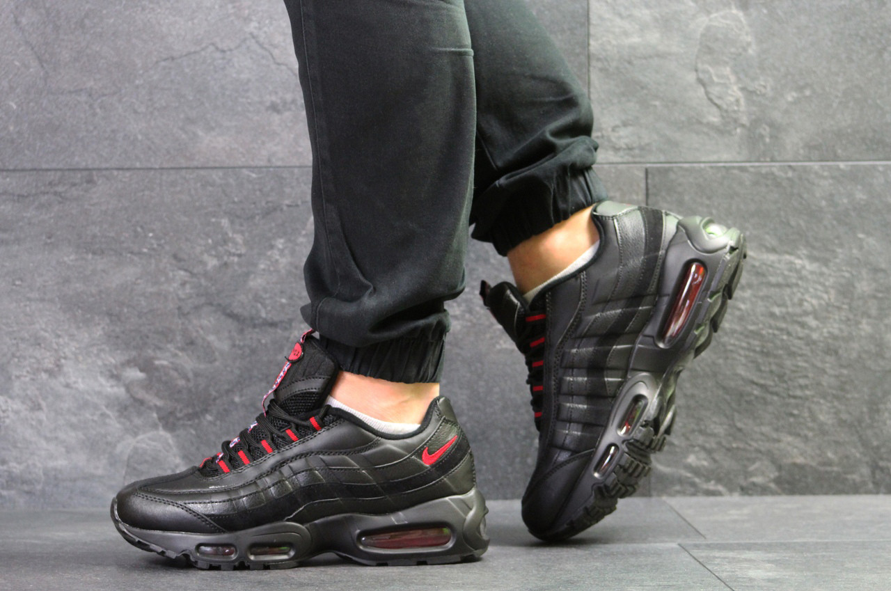 

Мужские кроссовки в стиле Nike Air Max 95 Black/Red, 46(29 см), последний размер