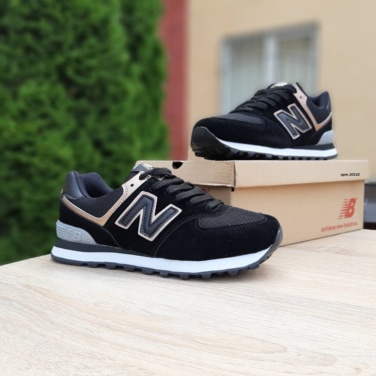 

Женские кроссовки в стиле New Balance 574, замша, сетка, черные с золотым, 38 (24 см), размеры:37,38,39