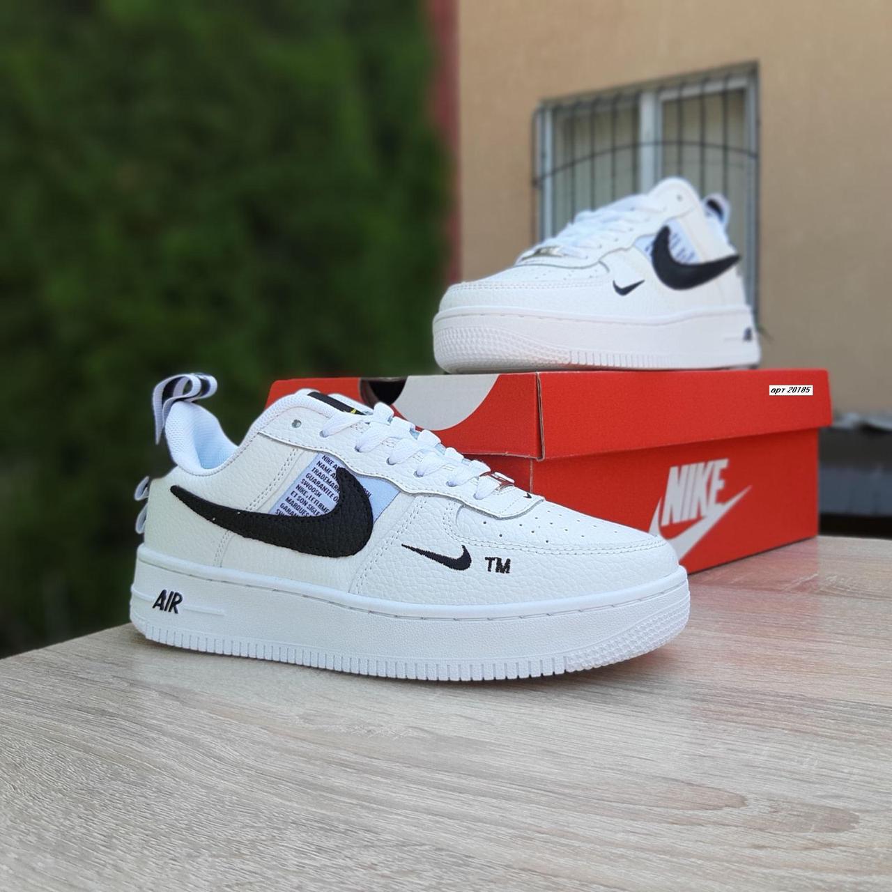 

Женские кроссовки в стиле Nike Air Force 1 LV8, кожа, белые с черным, 41 (26,5 см), размеры:36,41