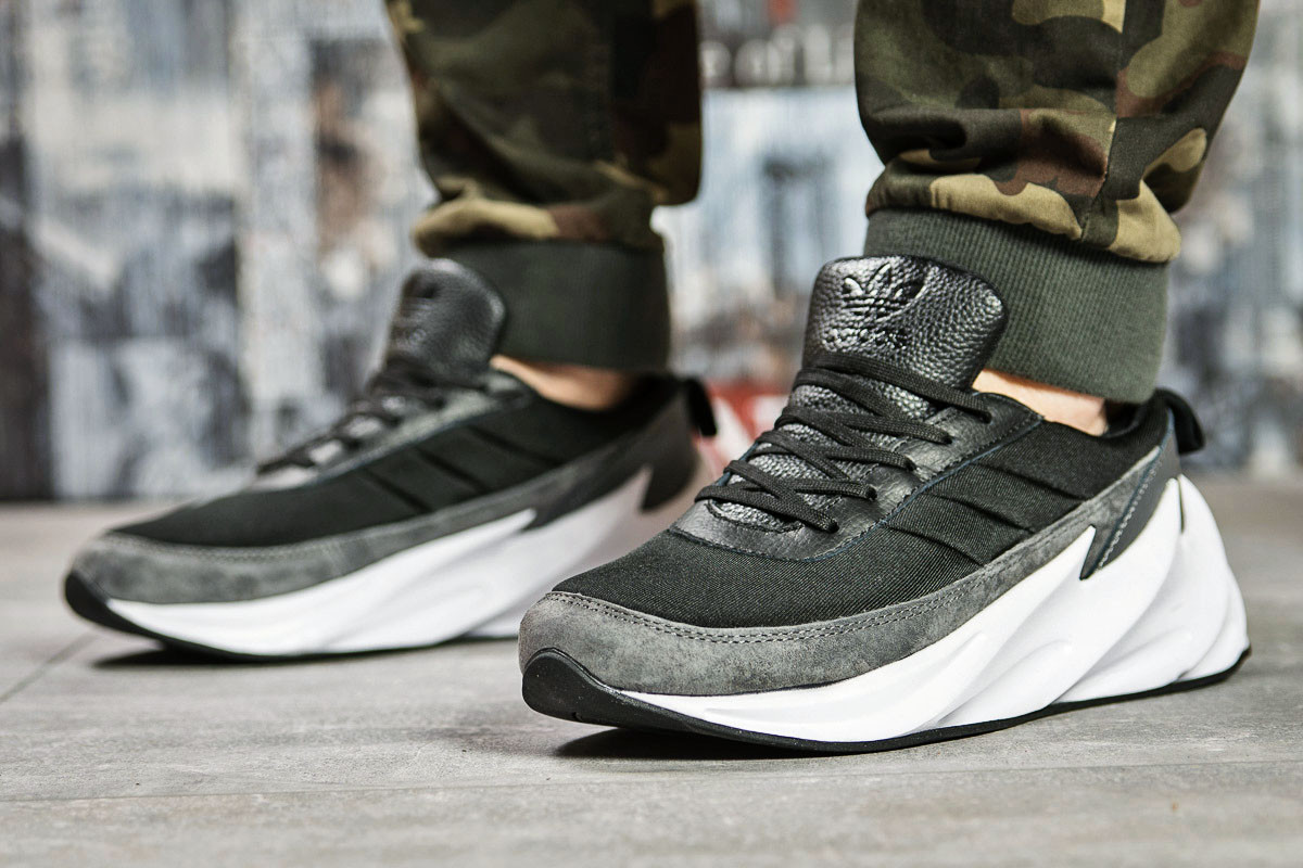 

Мужские кроссовки в стиле Adidas Sharks, черные 45(29,3 см), размеры:41,43,45