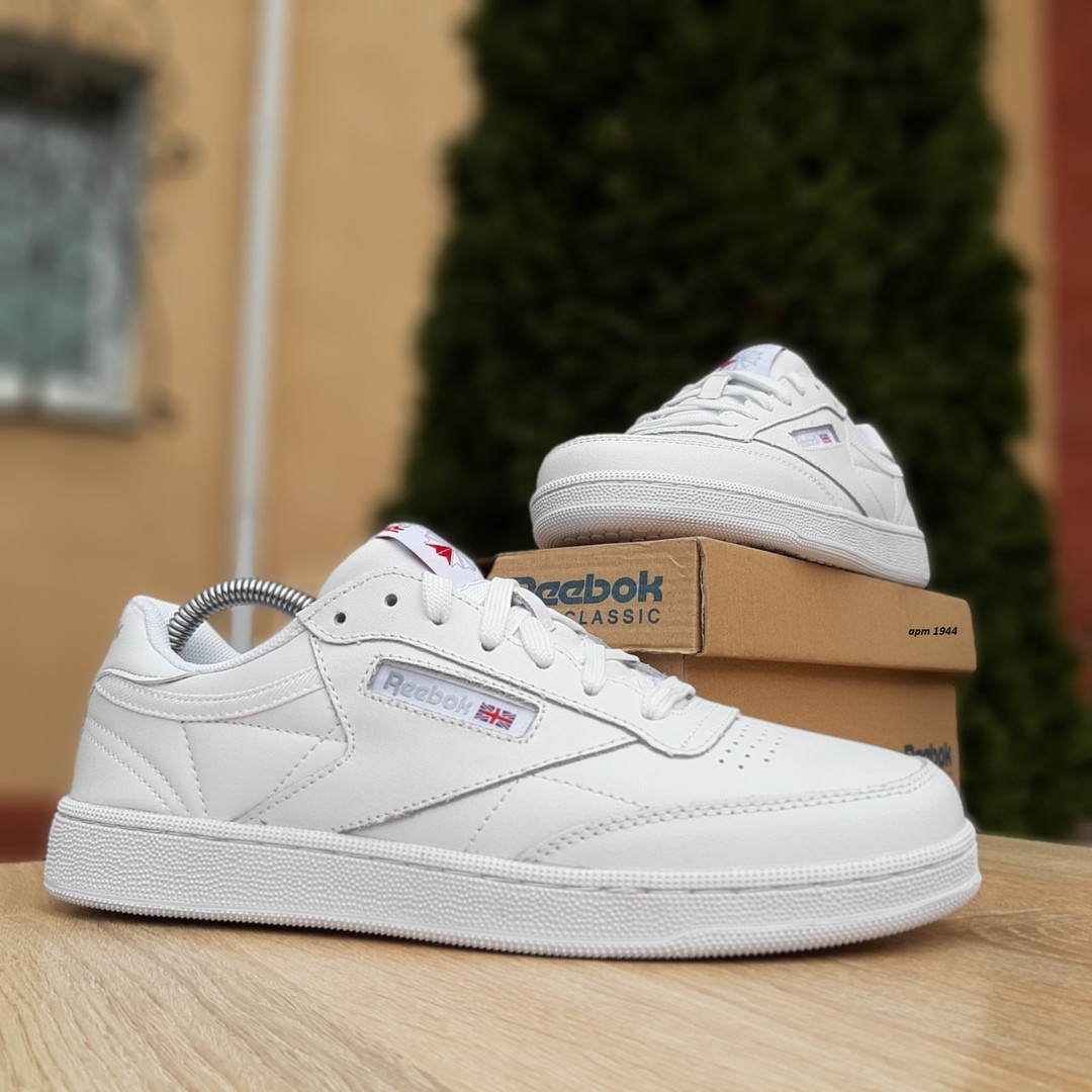 

Мужские кроссовки в стиле Reebok Club, кожа, белые 41(26 см), размеры:41,42,43,44,45