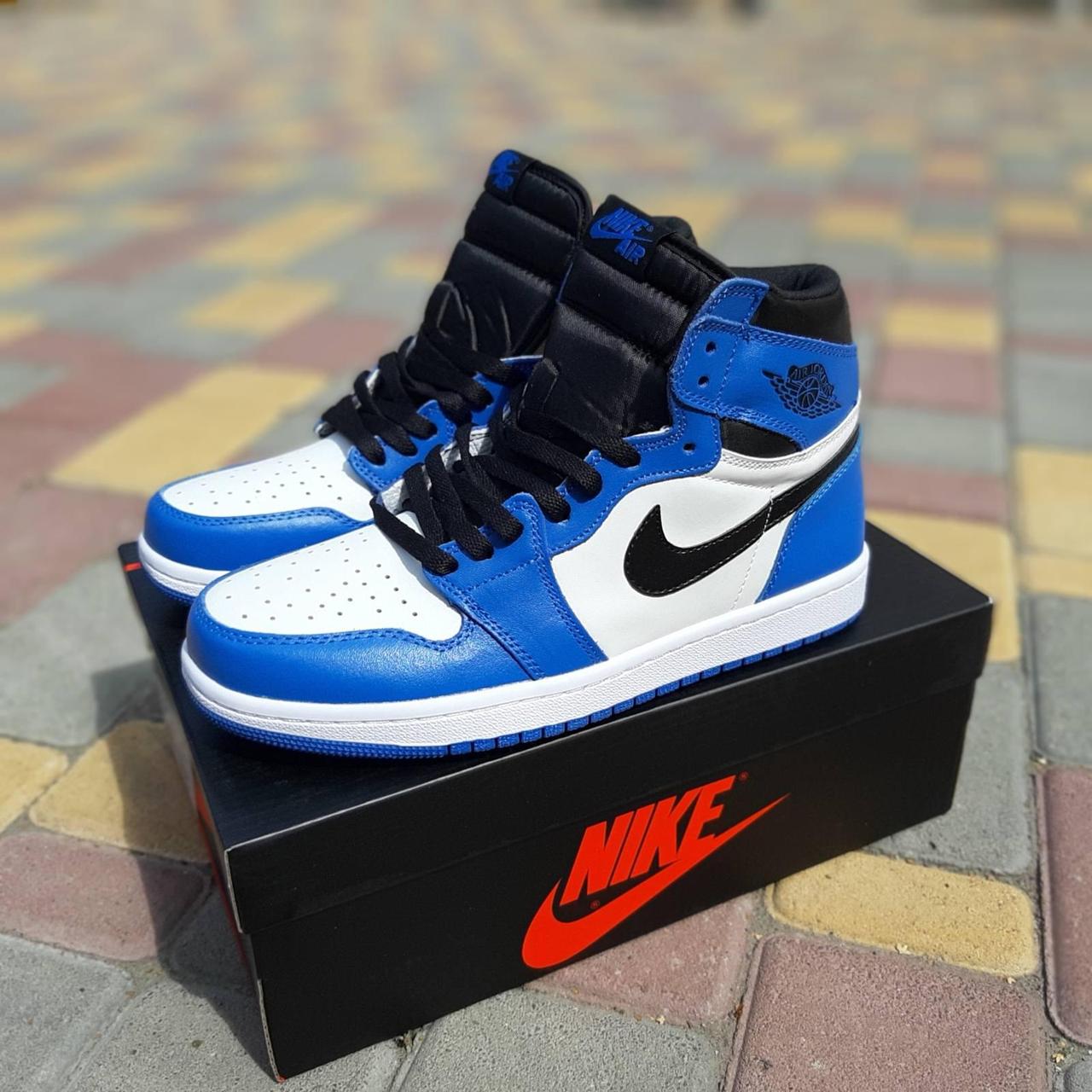 

Мужские кроссовки в стиле Nike Air Jordan 1 Retro, кожа, синие с белым 44, размеры:43,44