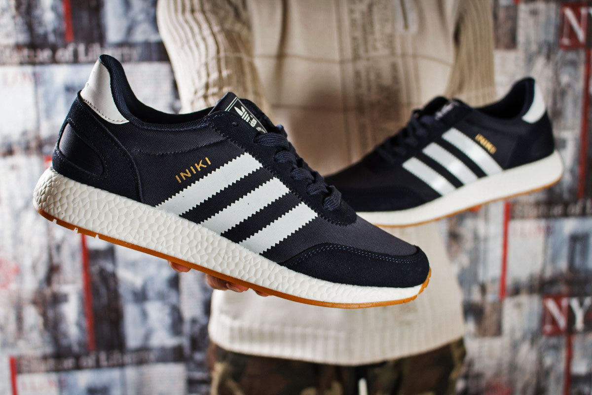 

Мужские кроссовки в стиле Adidas Iniki, текстиль, синие с белым 46(29,5 см), размеры:45,46