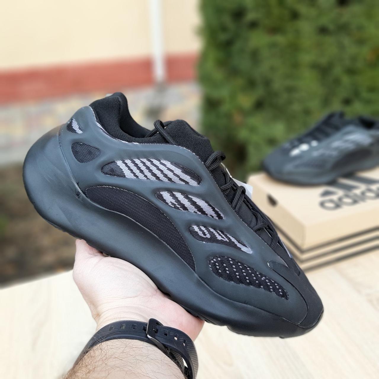 

Мужские кроссовки в стиле Adidas Yeezy 700 V3, светятся в темноте, текстиль, черные 44(28 см)