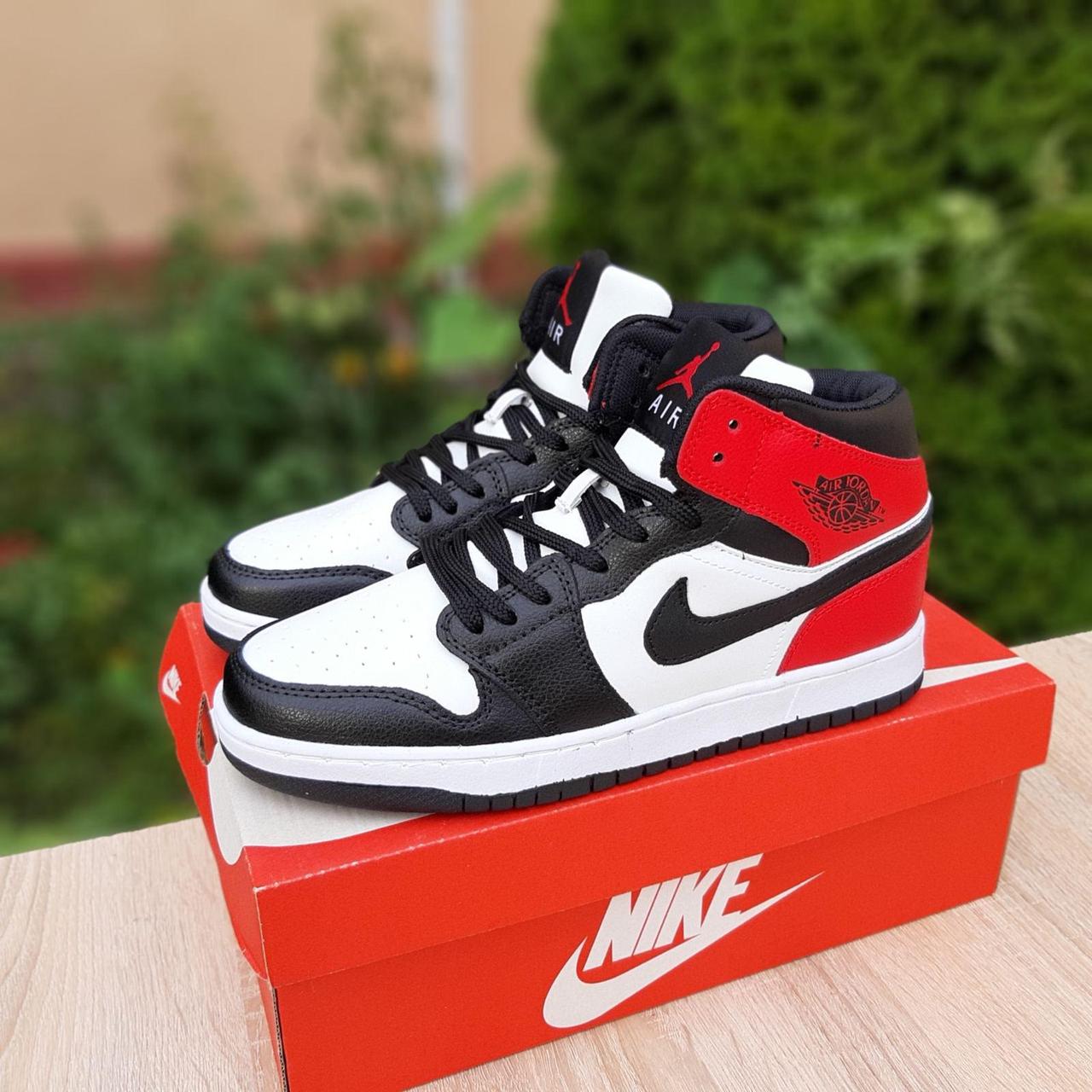 

Мужские кроссовки в стиле Nike Air Jordan 1 Retro, кожа, разноцветные 45 (28,5 см), последний размер