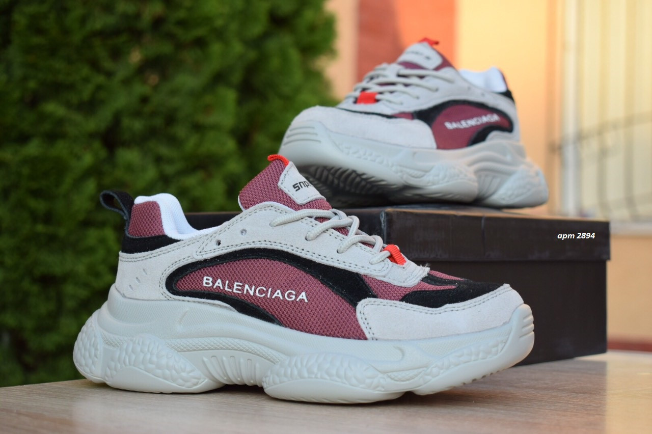 

Женские кроссовки в стиле Balenciaga Triple S, замша, текстиль, серые с бордовым 40(25,5 см), размеры:37,38,40