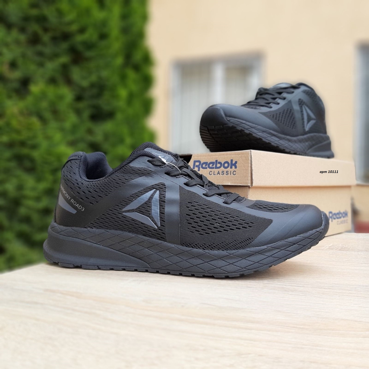 

Мужские кроссовки в стиле Reebok Harmony Road 3, сетка, черные, 46р(29 см), размеры:41,42,44,45,46