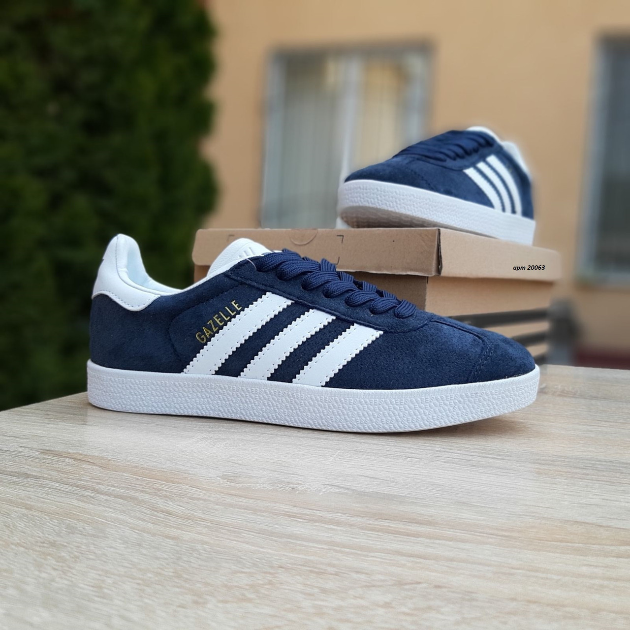 

Женские кроссовки Adidas Gazelle, замша, синие с белым 36(23 см), размеры:36,38