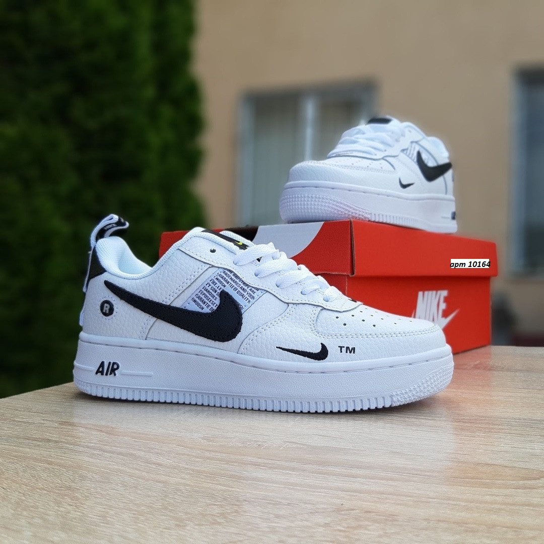 

Мужские кроссовки в стиле Nike Air Force 1 LV8, кожа, белые 46(29,5 см), размеры:41,43,44,45,46