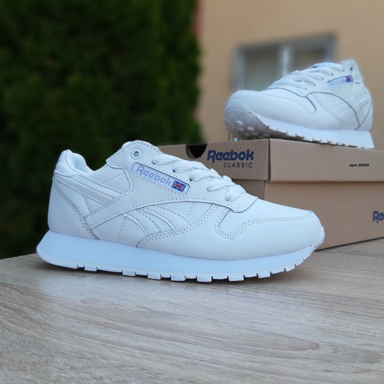 

Женские кроссовки в стиле Reebok Classic, кожа, белые, 40р(25,5 см), размеры:37,38,39,40