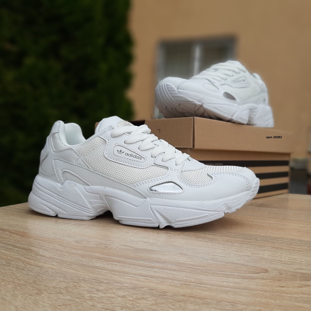 

Женские кроссовки в стиле Adidas Falcon, кожа, сетка, белые 40(25,5 см), размеры:40,41