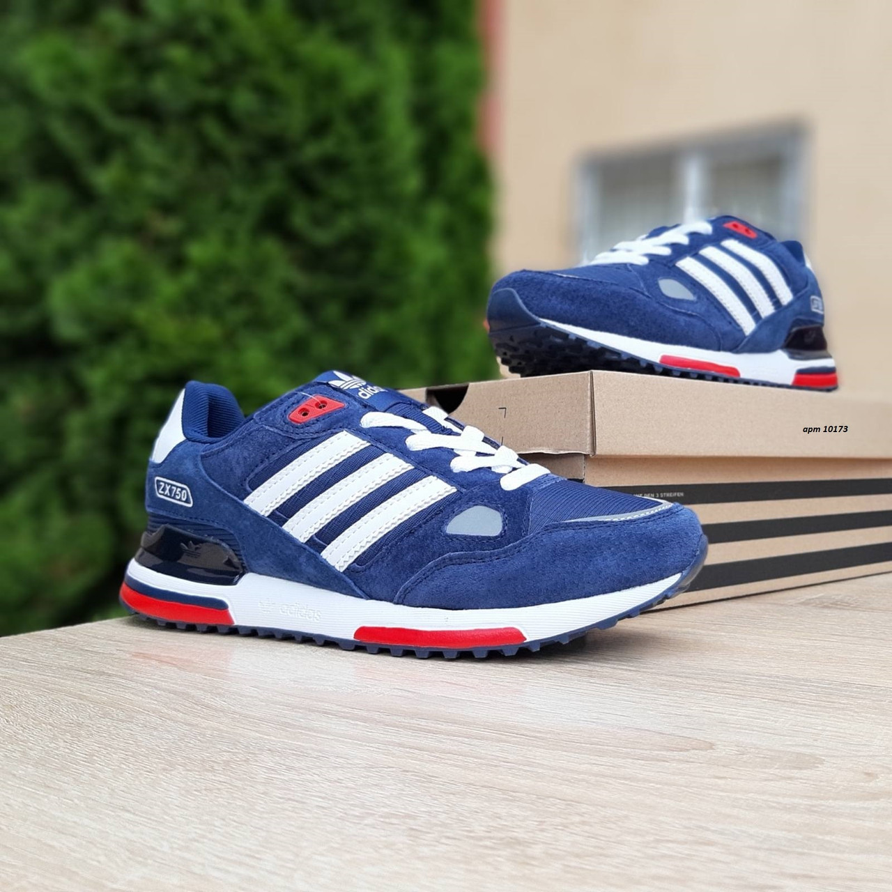 

Мужские кроссовки в стиле Adidas ZX 750, замша, текстиль, синие с белым 43(27,5 см), размеры:41,43,44