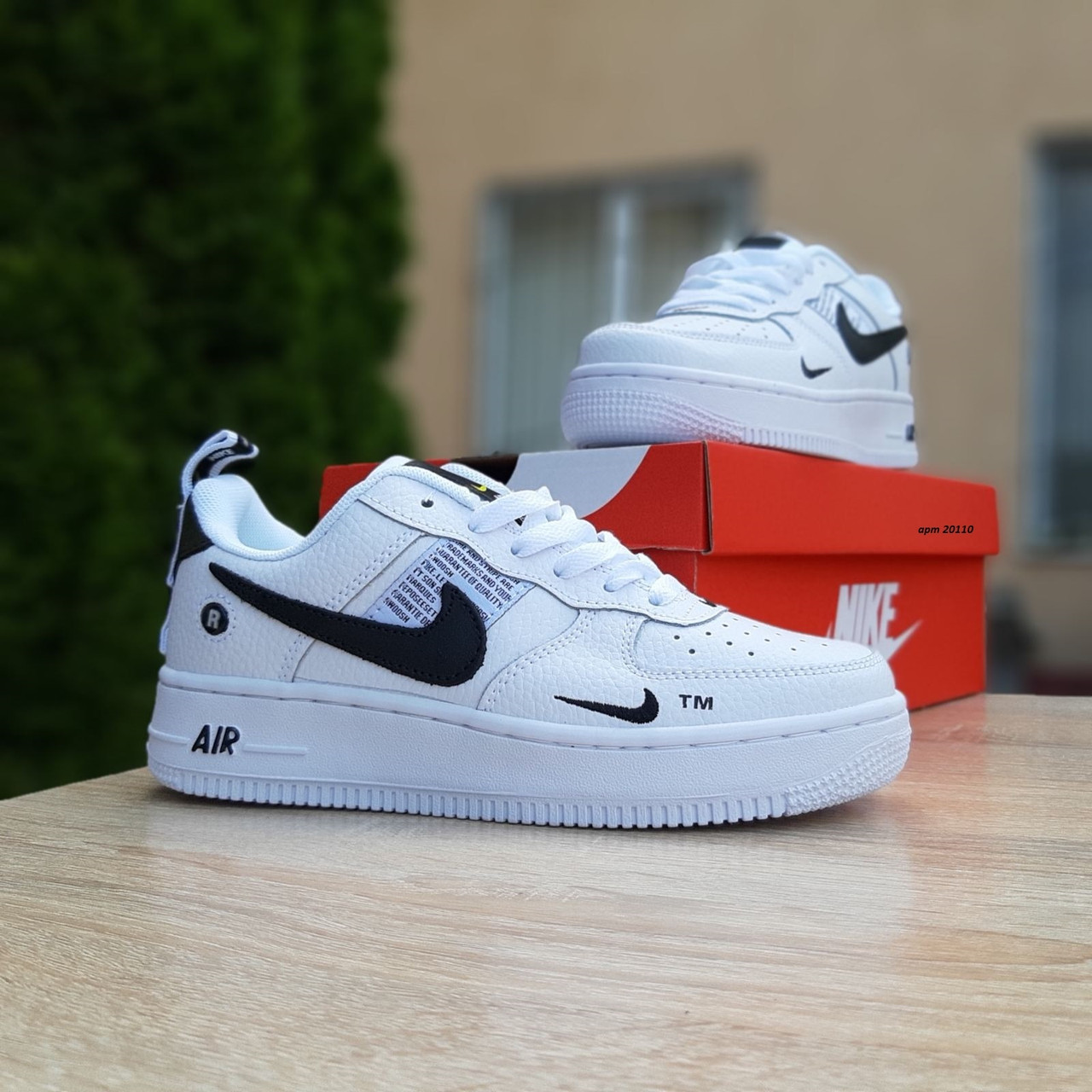 

Женские кроссовки в стиле Nike Air Force 1 LV8, кожа, белые, 40р(25,5 см), размеры:36,39,40,41