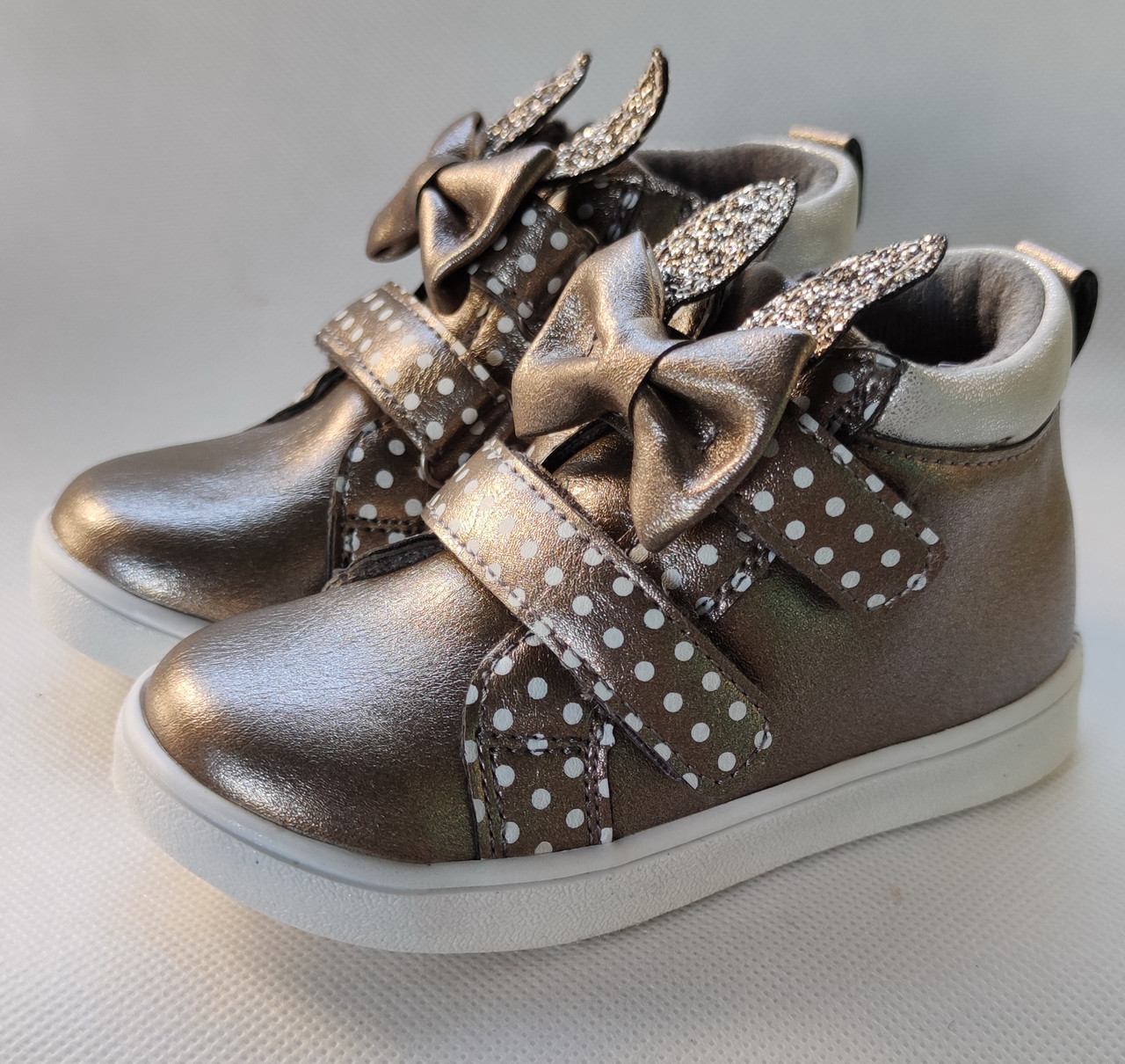 Детские ботинки кроссовки для девочки бронзовый ушки с бантиком 21р 13см