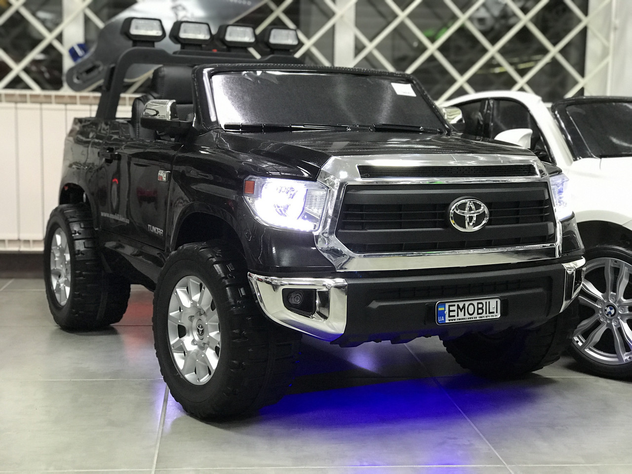 

Детский джип Toyota Tundra XXL 24v 14Ah, подсветка днища, подсветка ног