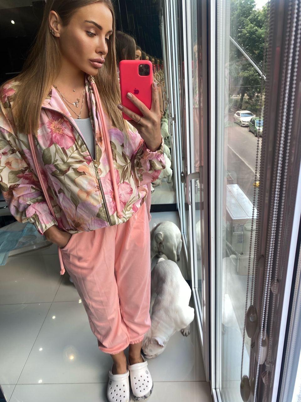 

Костюм тройка Doratti Oliagarho Silk базовый топ, кофта в цветочный принт и брюки Ddor2402, Разные цвета