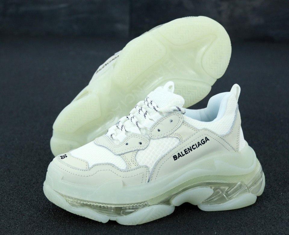 

Женские кроссовки Balenciaga Triple S Beige / Баленсиага Трипл С Бежевые, Бежевый