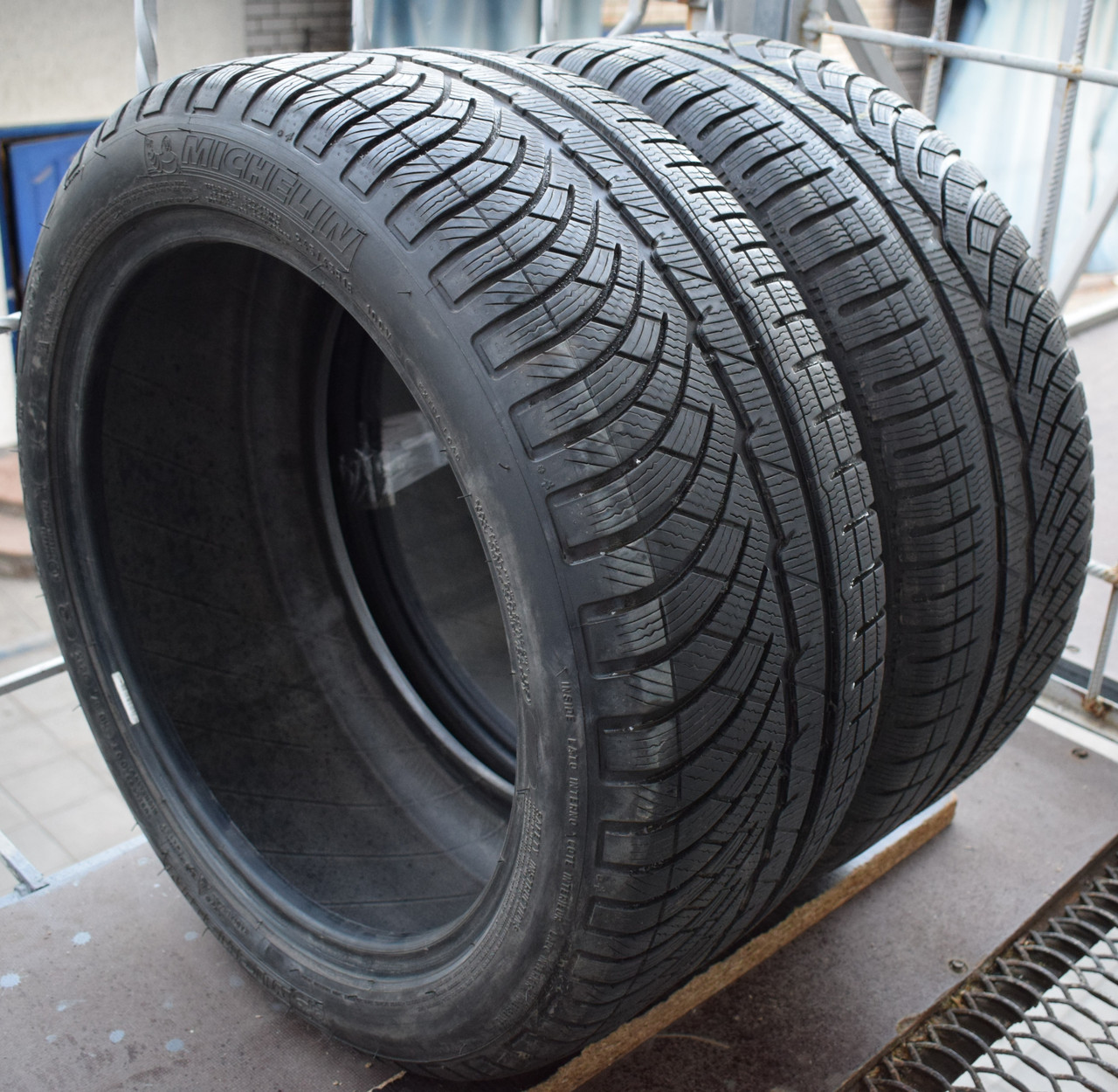 

Шины б/у 245/45 R18 Michelin Pilot Alpin PA4, 2017 г., пара