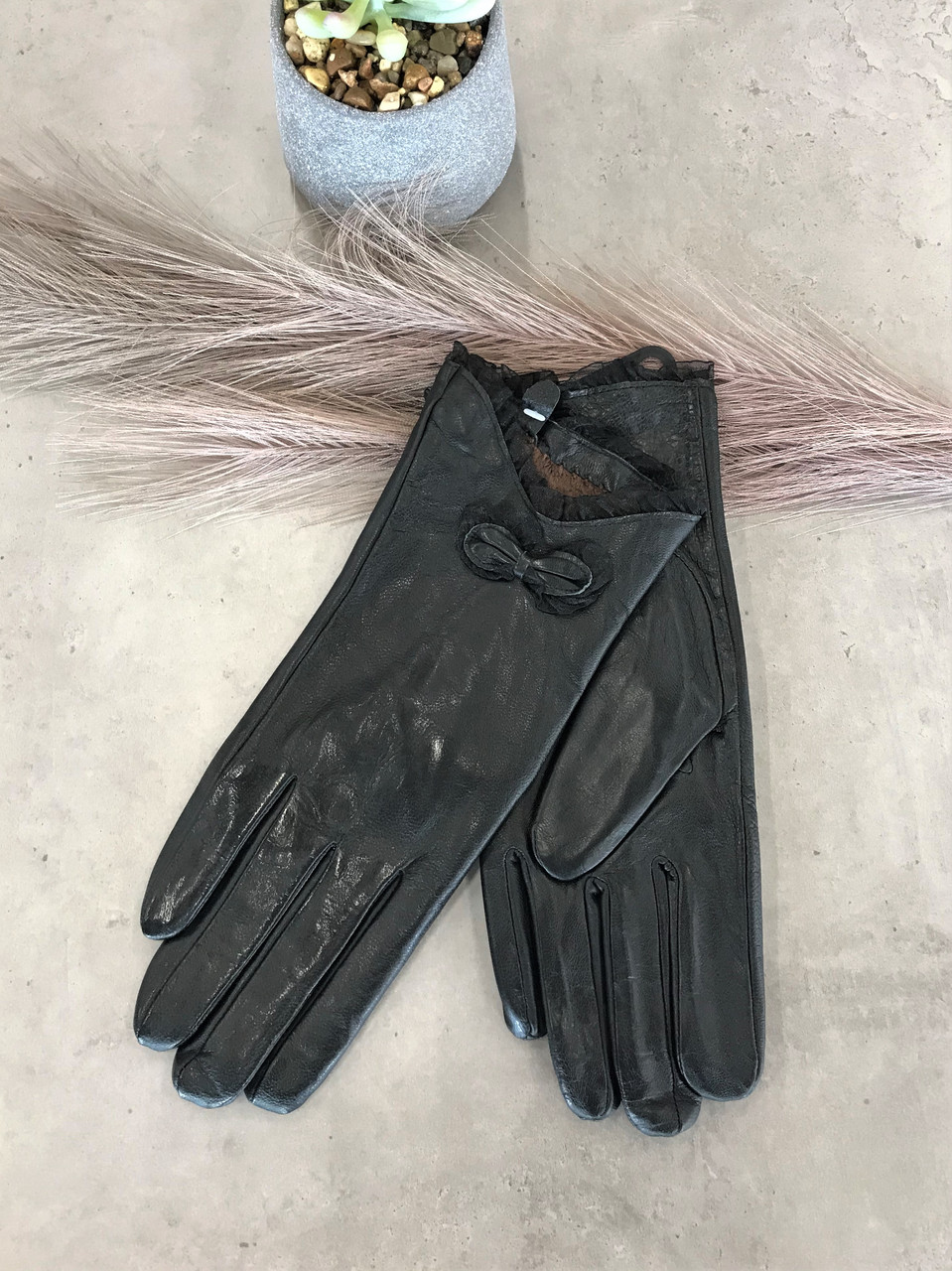 

Женские кожаные перчатки Felix Средние 10-357, Черный