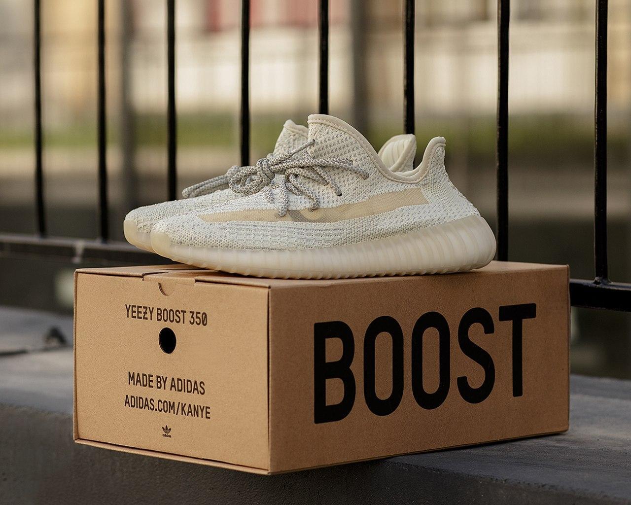 

Женские кроссовки AdidasYeezy Boost 350 Lundmark Full Reflective Beige / Адидас Изи Буст 350 Бежевые Рефлектив, Бежевый