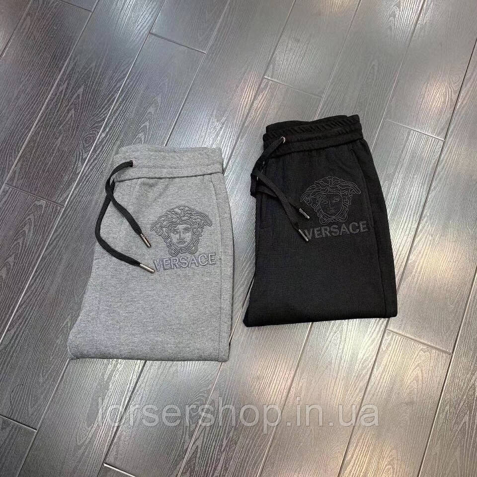 

Спортивные штаны Versace