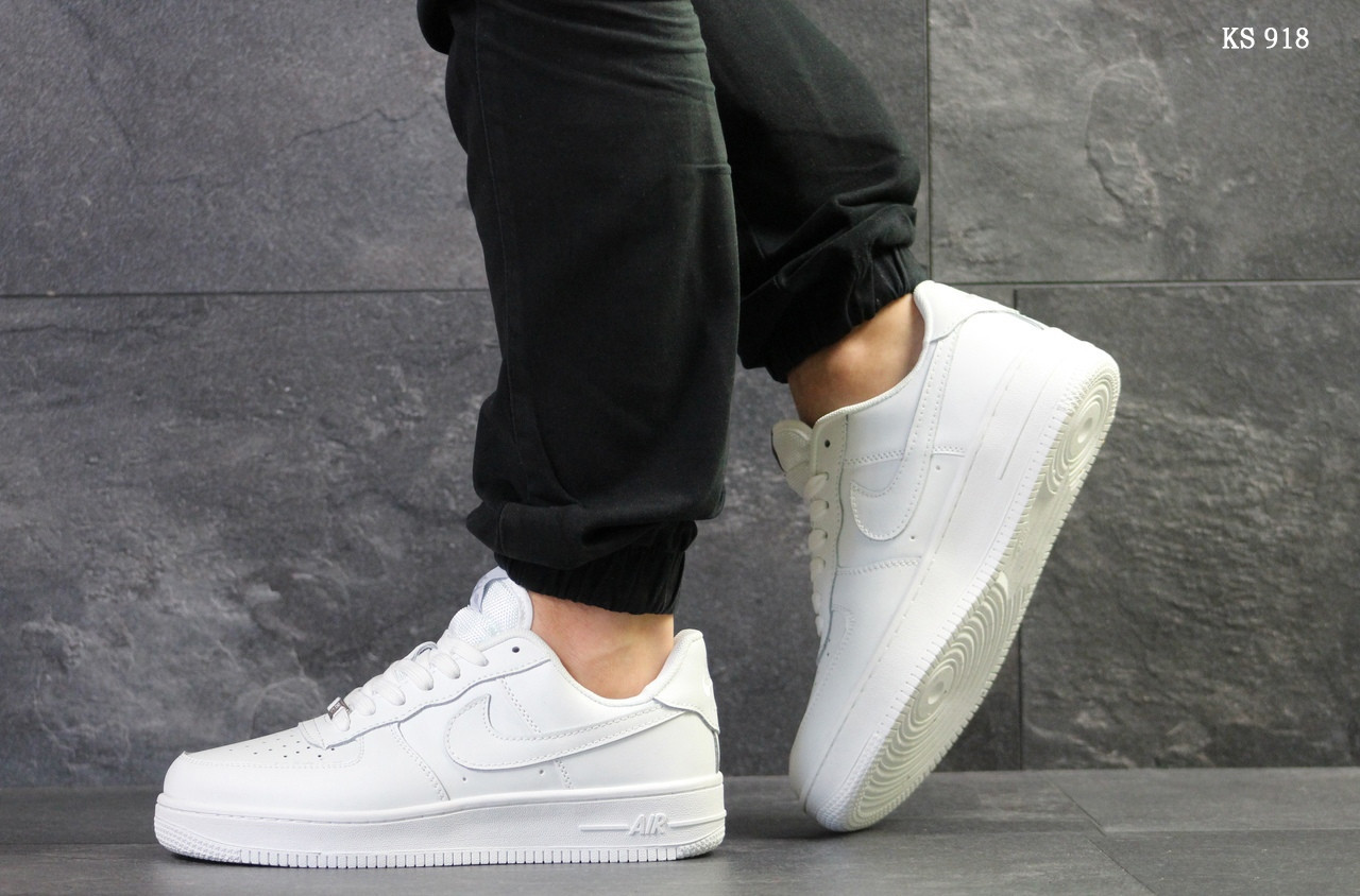 

Мужские кроссовки в стиле Nike Air Force 1 low, белые 45(29 см), размеры:41,42,43,44,45