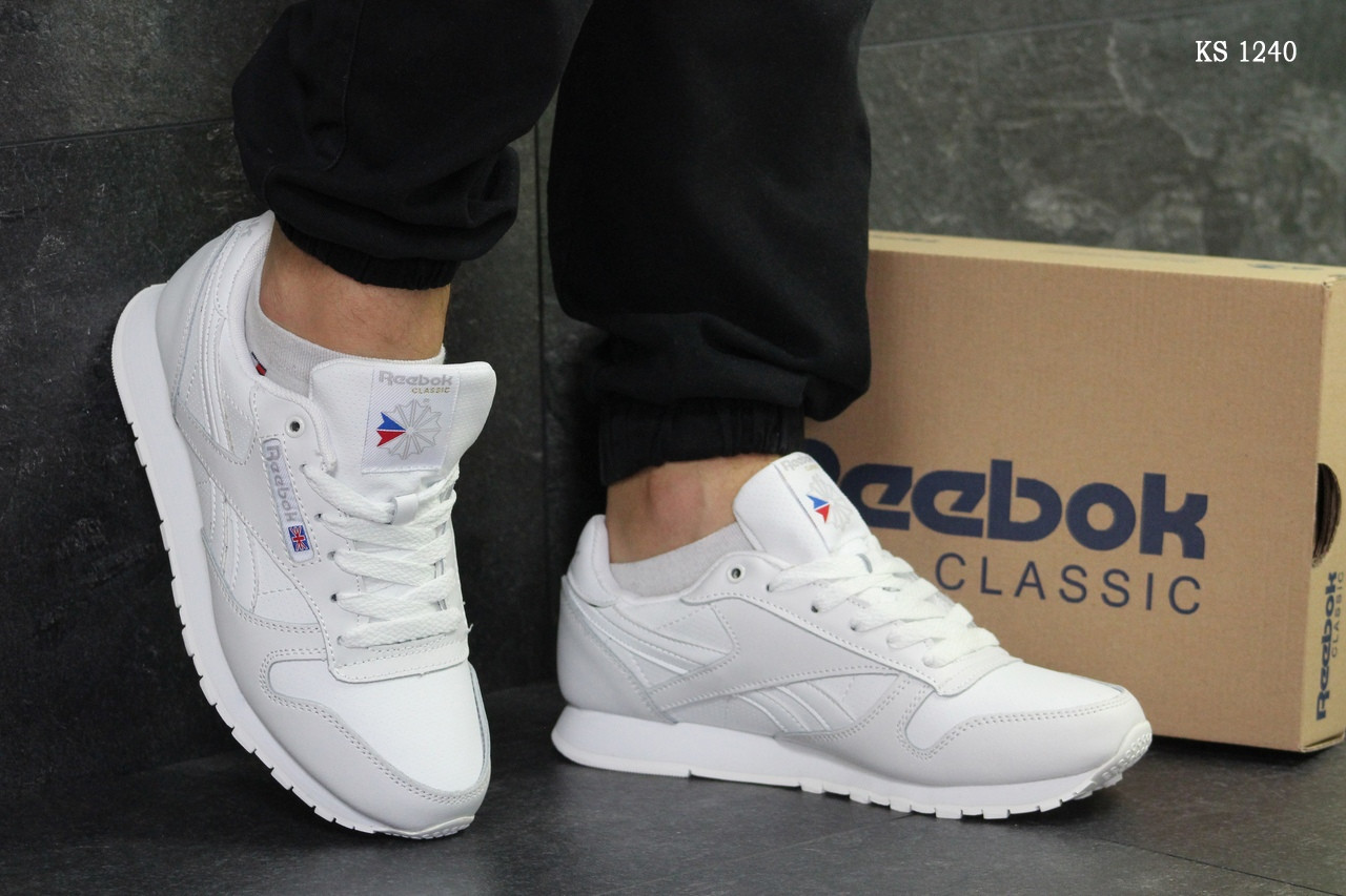 

Мужские зимние кроссовки на меху в стиле Reebok Classic, кожа, белые 46 (29,5 см), размеры:45,46