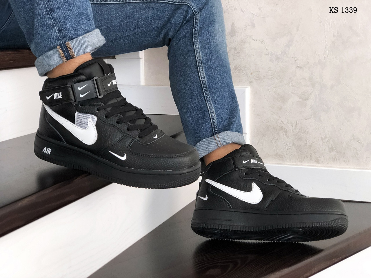 

Мужские зимние кроссовки на термопрокладке в стиле Nike Air Force 1 07 Mid LV8, кожа, черные 41 (26 см)