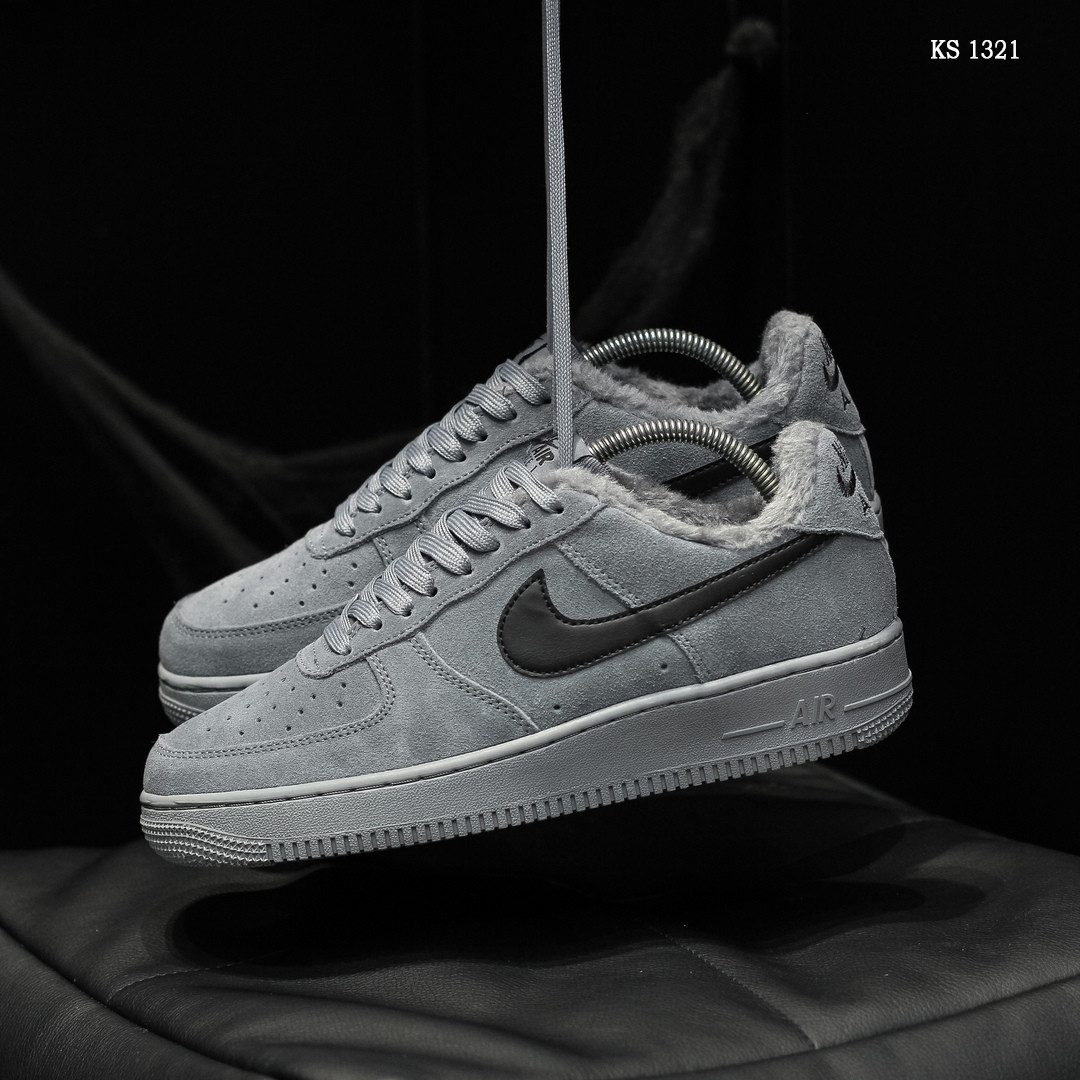 

Мужские зимние кроссовки на меху в стиле Nike Air Force 1 07 Mid LV8, замша, серые 45 (29 см)