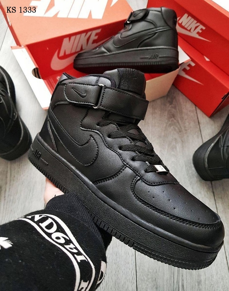 

Мужские зимние кроссовки на меху в стиле Nike Air Force, кожа, прошитые, черные 44 (28 см)