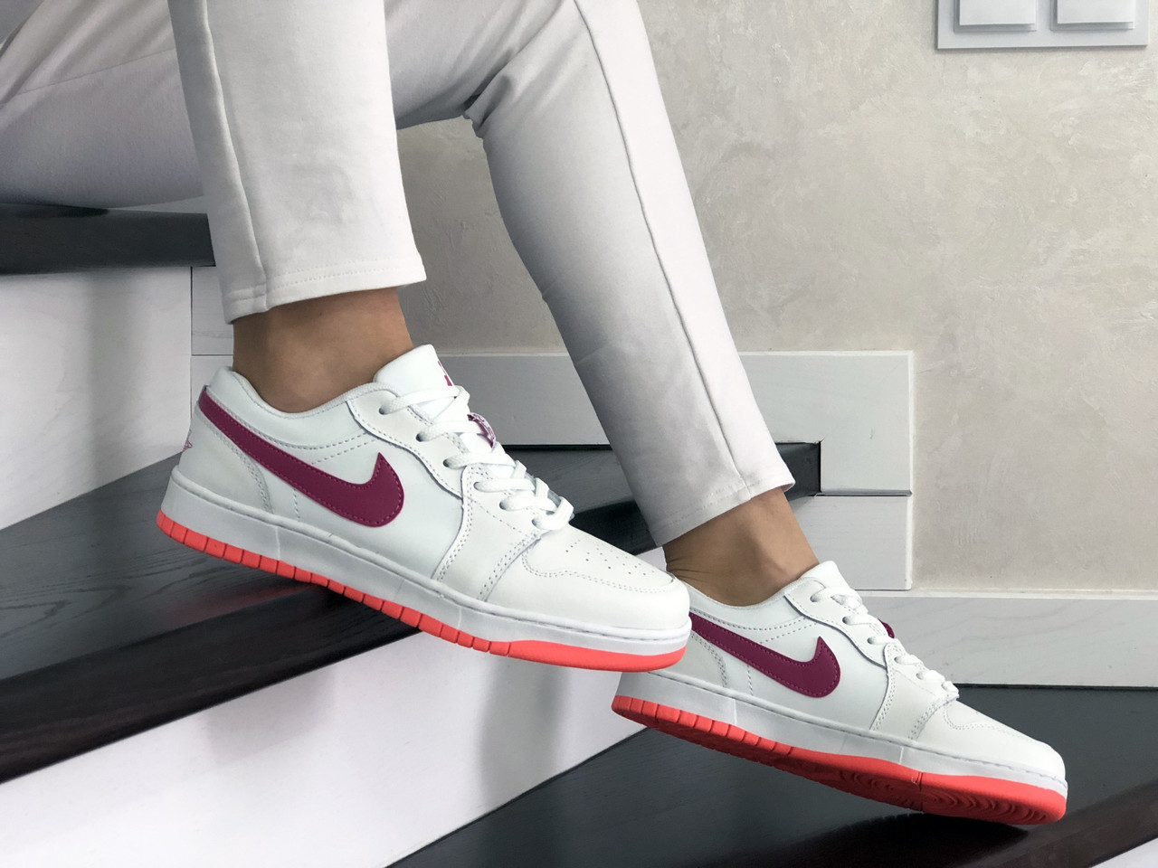 

Кроссовки женские Nike Air Jordan белые, Найк Джордан, натуральная кожа, прошиты, код SD-9163 37