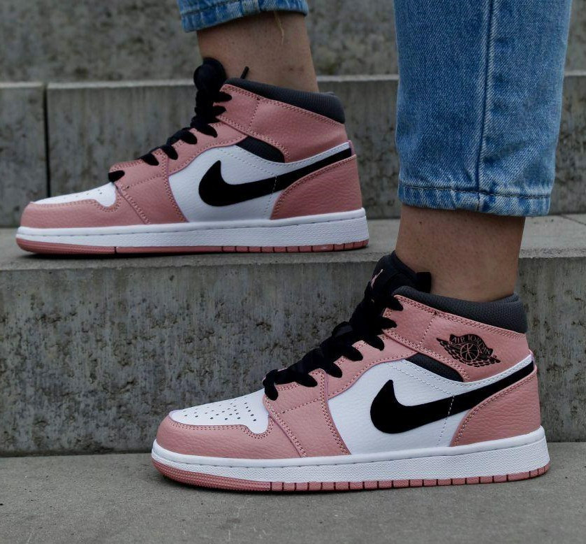 

Air Jordan 1 Retro Mid Pink White | кроссовки женские; черные/белые/бежевые осенние/весенние высокие 40, Розовый