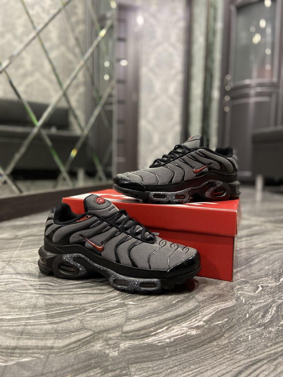 

Мужские кроссовки Nike VaporMax TN Plus Black Grey / Найк Аир ВапорМакс ТН Плюс Черные Серые 45, Черный