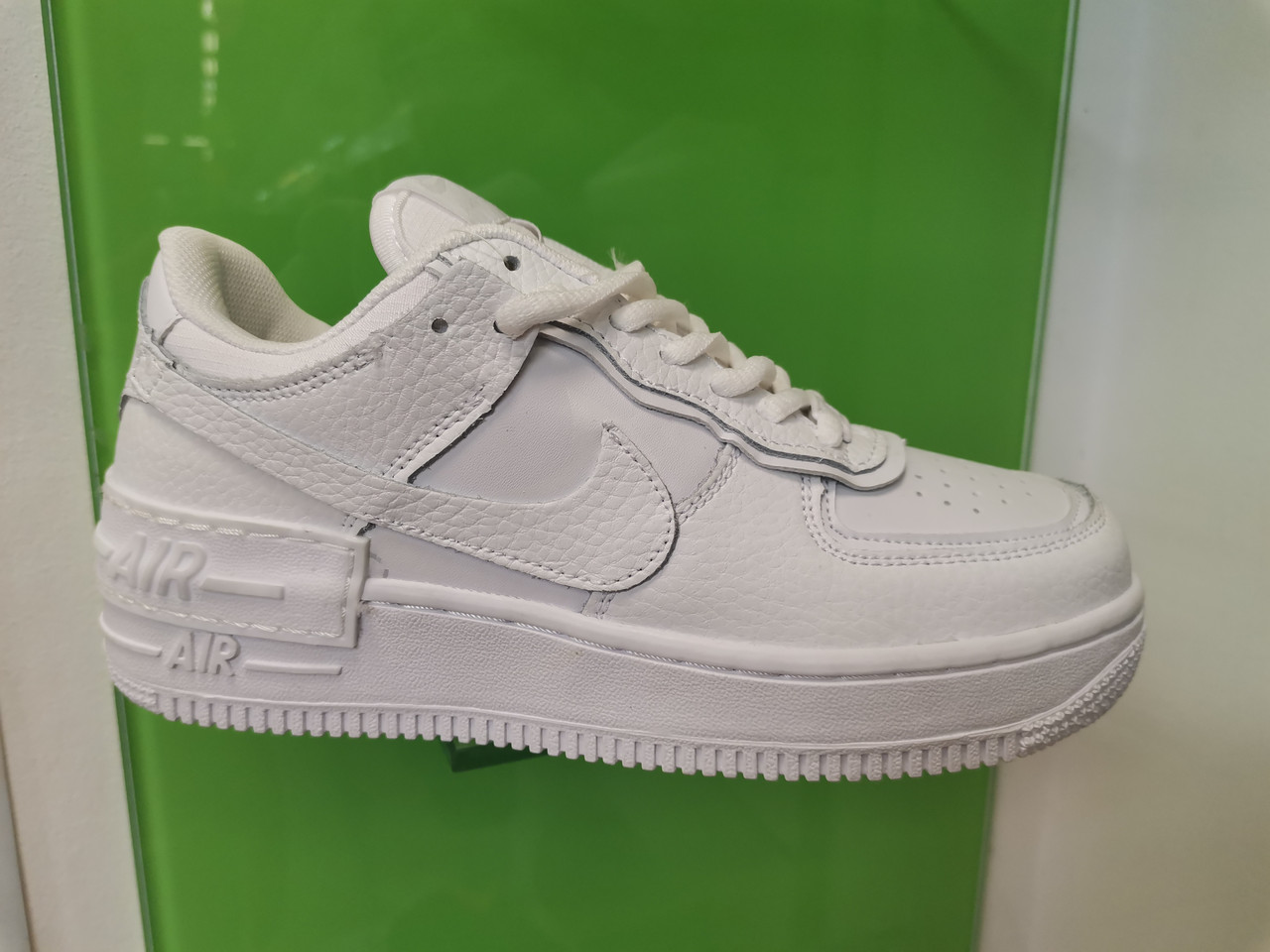 

Женские кроссовки в стиле найк Air Force 1 Low Shadow White 38, Белый с красным