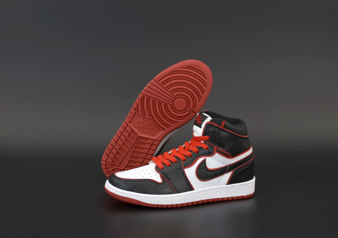 

Кроссовки женские Nike Air Jordan 1 Retro черно-белые, Найк Джордан, натуральная кожа. Код KD-12290 37
