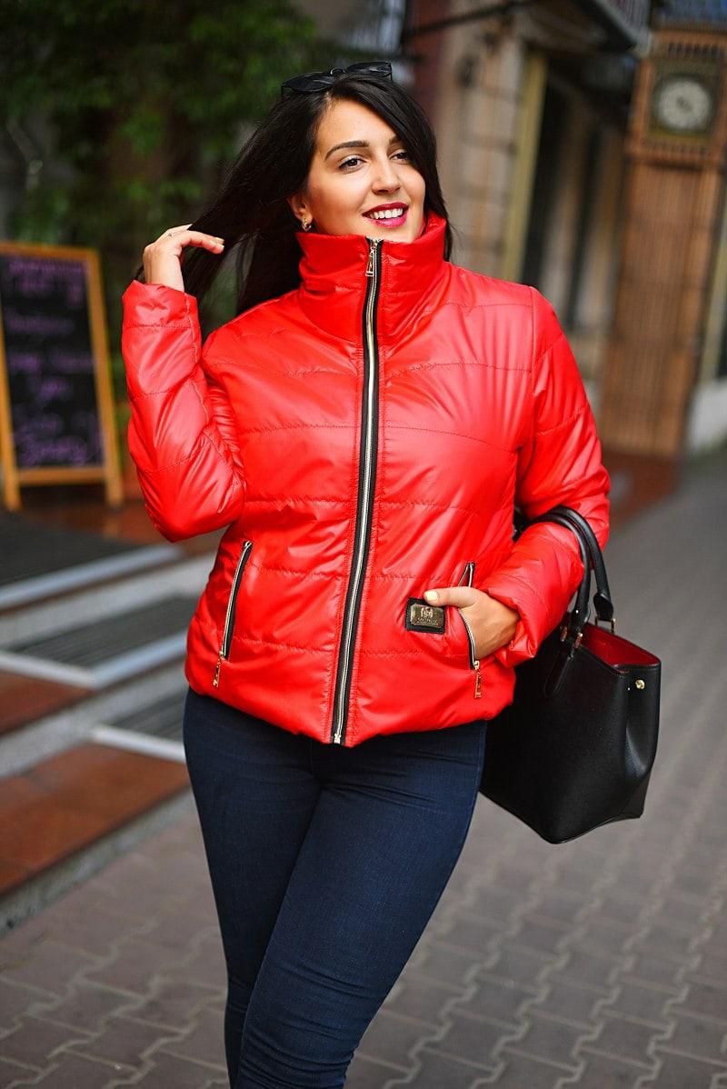 Большие короткие куртки. Куртка женская. Красная куртка. Куртка женская демисезонная короткая. Куртка Весенняя женская.