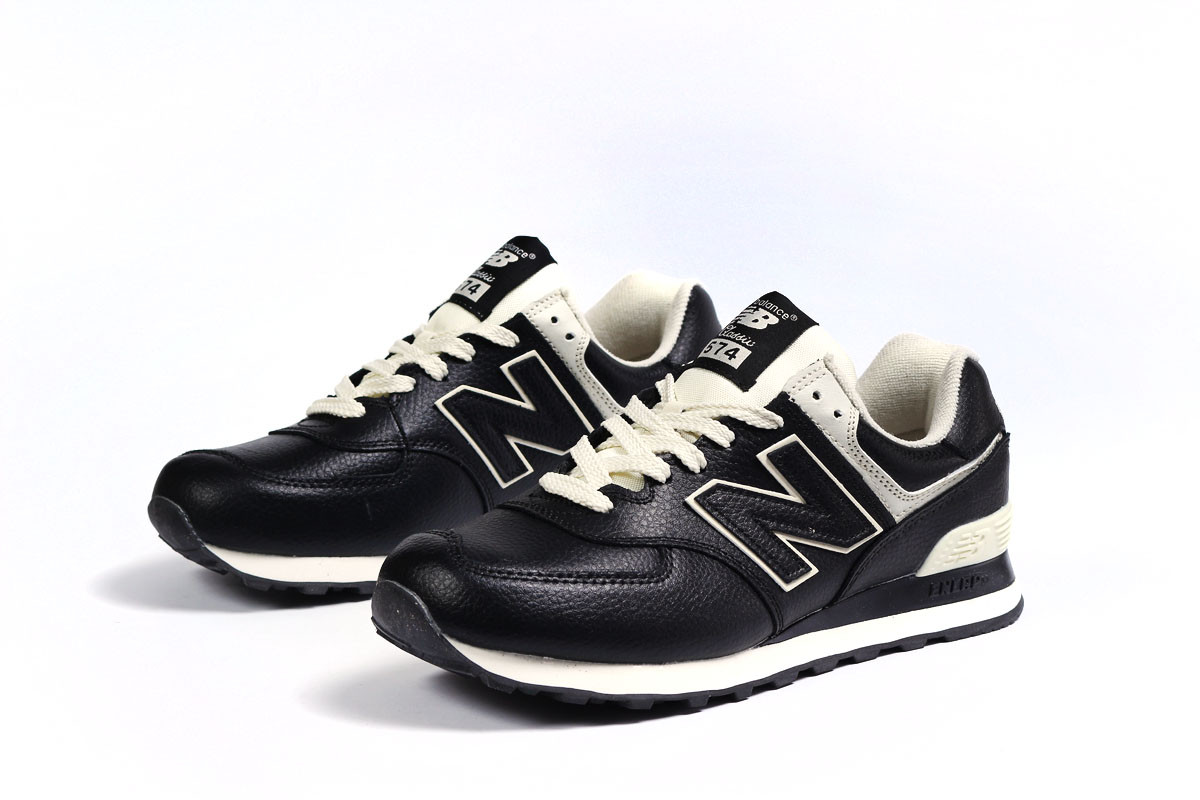 

Мужские кроссовки New Balance 574, кожа, черные с белым 46 (30 см), размеры:43,44,46