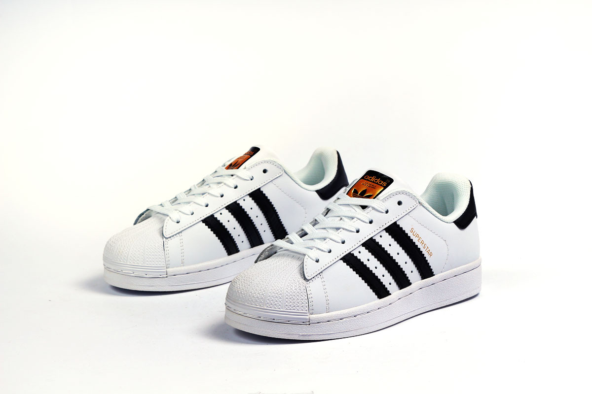 

Женские кроссовки Adidas Superstar, белые с черным 39 (25 см), размеры:36,38,39,40