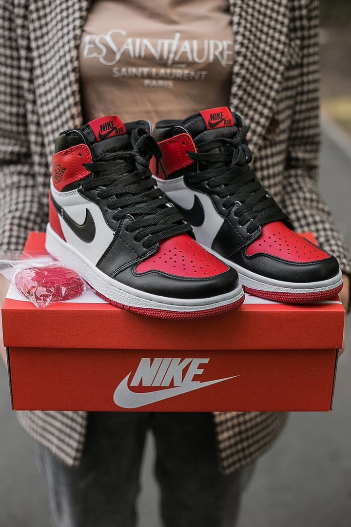 

Кроссовки женские Nike Air Jordan 1 Retro черно-красные, Найк ДжорДан, натуральная кожа. Код IN-619 38