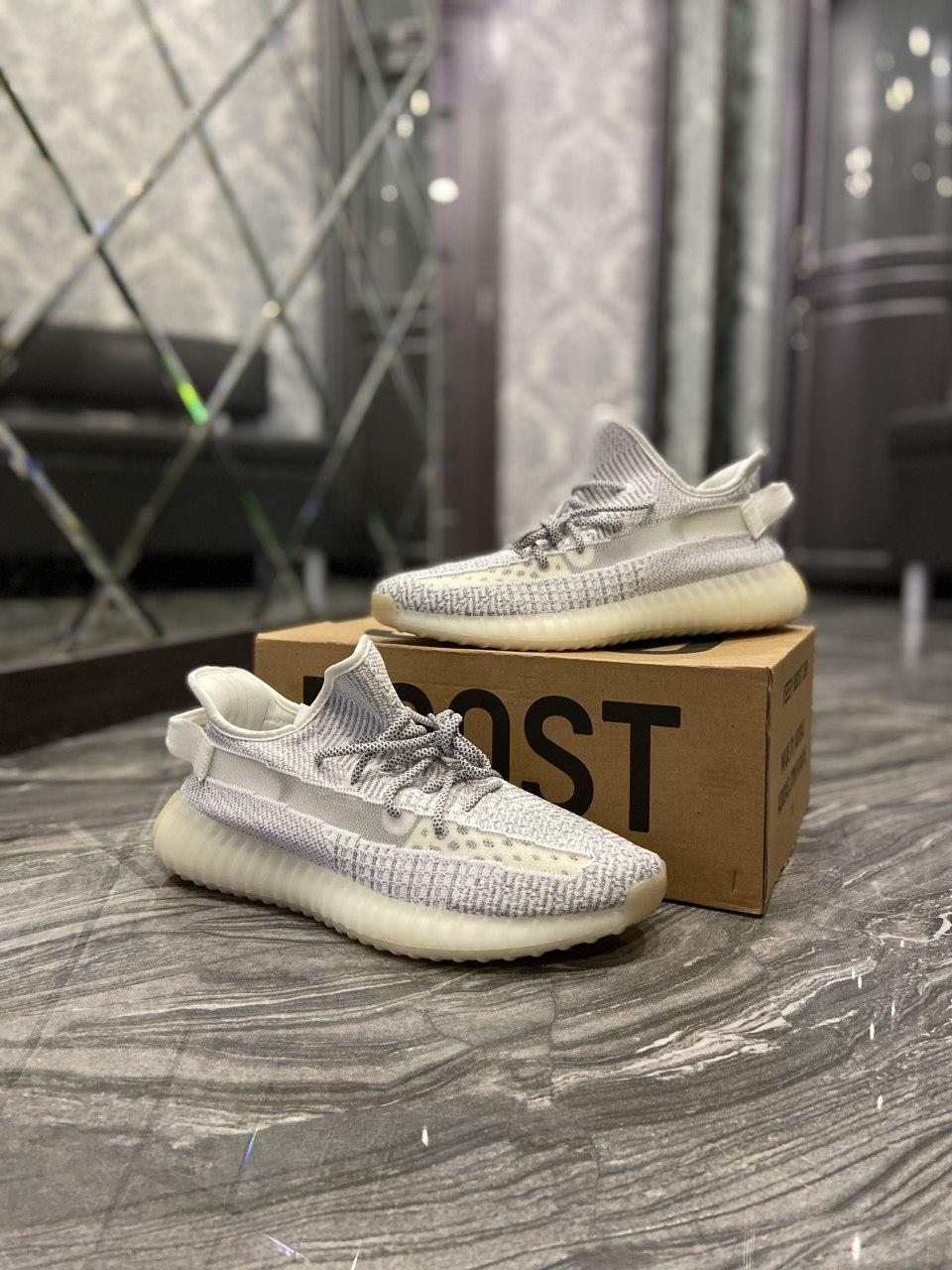 

Женские кроссовки Adidas Yeezy Boost 350 v2 Static Reflective / Адидас Изи Буст 350 в2 Белые 40, Белый