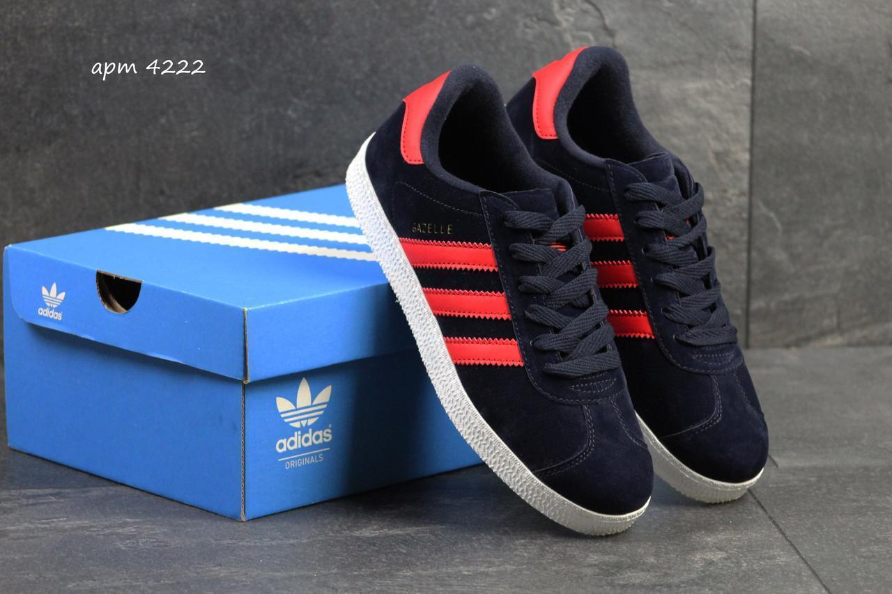 

Мужские кроссовки в стиле Adidas Gazelle, тёмнo-cиние с красным 44(28 см), размеры:44,45