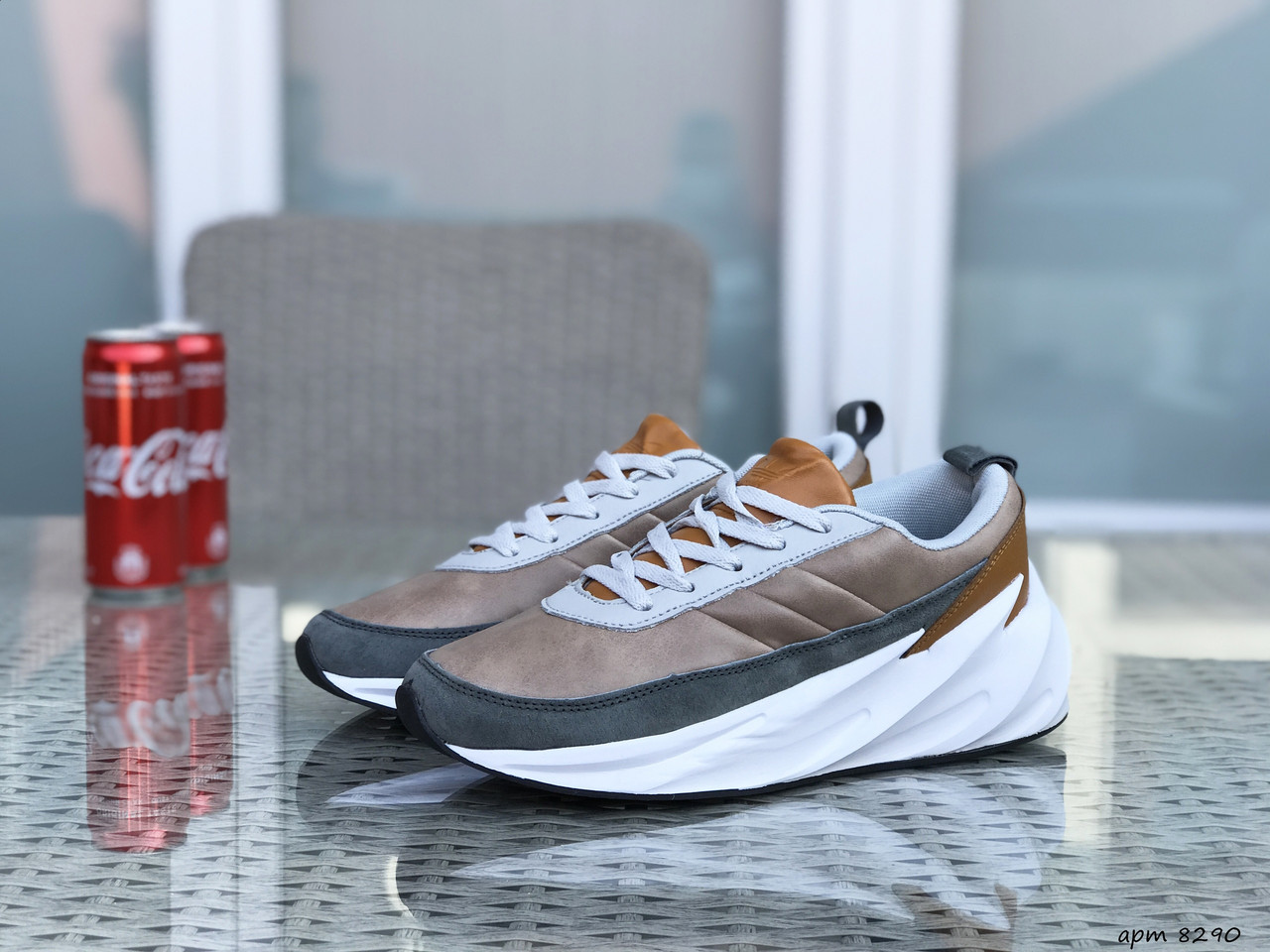 

Мужские кроссовки в стиле Adidas Sharks, кожа, замша, коричневые с серым 45(29,2 см), размеры:43,44,45