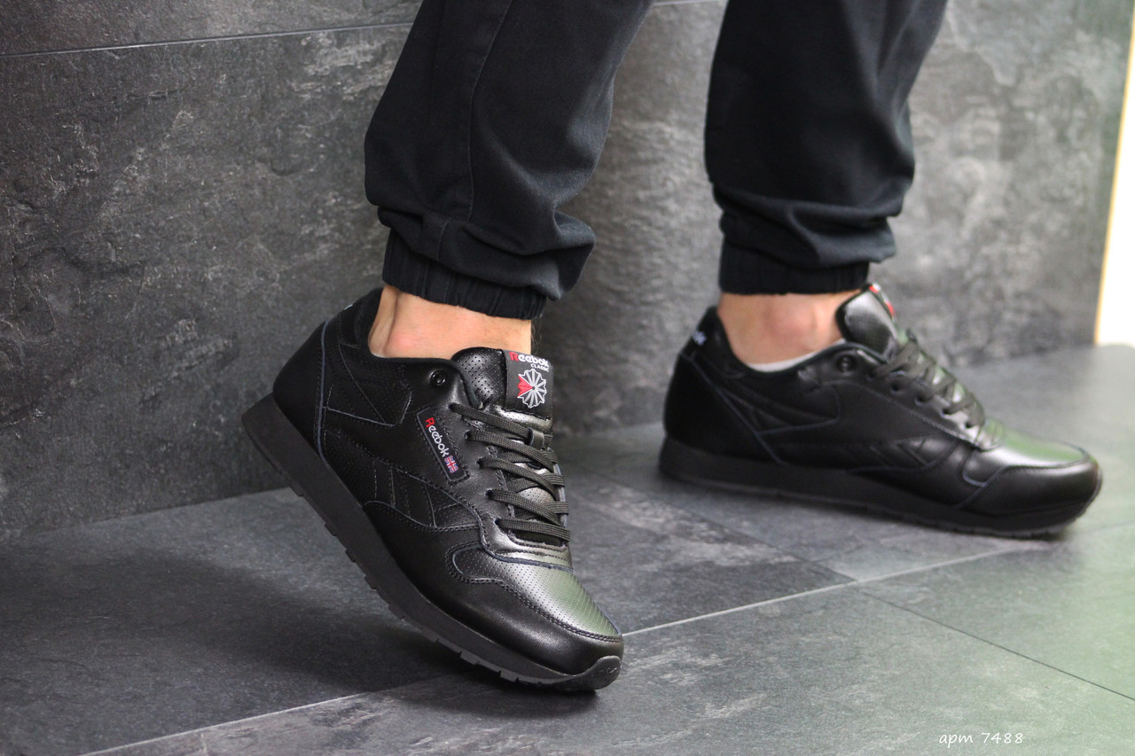 

Мужские кроссовки в стиле Reebok, черные 46(29,2 см), размеры:43,44,46