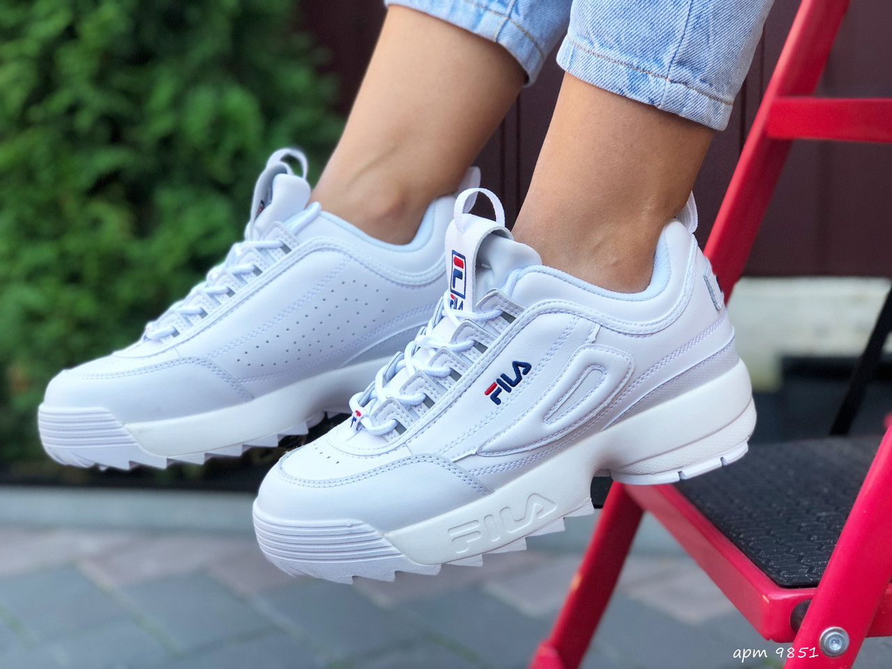 

Женские кроссовки Fila Disruptor 2, кожа белые 36 (22,7 см), размеры:36,37,38,39,40