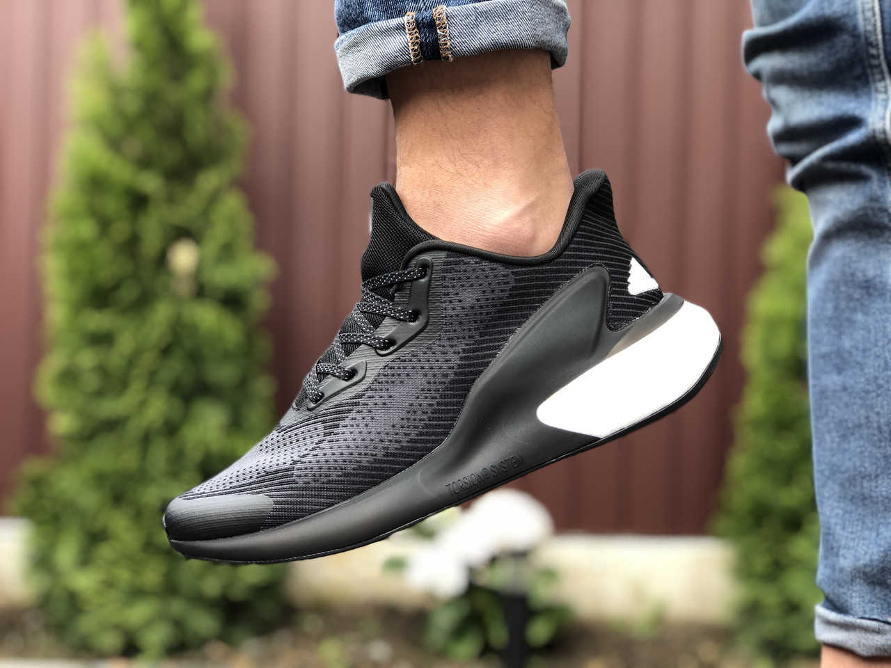 

Мужские кроссовки в стиле Adidas Alphaboost, сетка, черно-белые 44(28 см), размеры:41,42,43,44,45