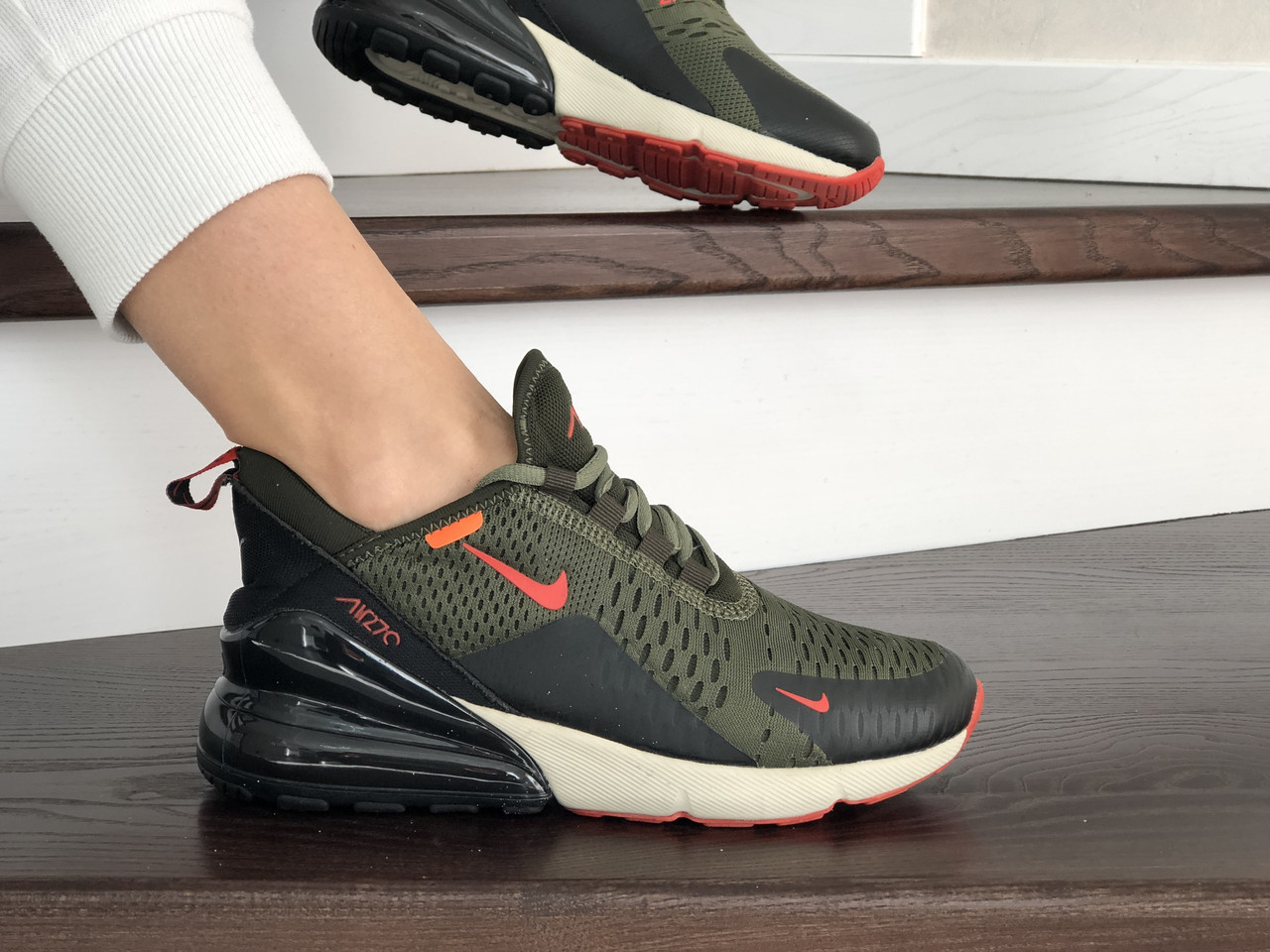 

Женские кроссовки в стиле Nike Air Max 270, сетка, зеленые с черным 36(22,8 см), размеры:36,37,38