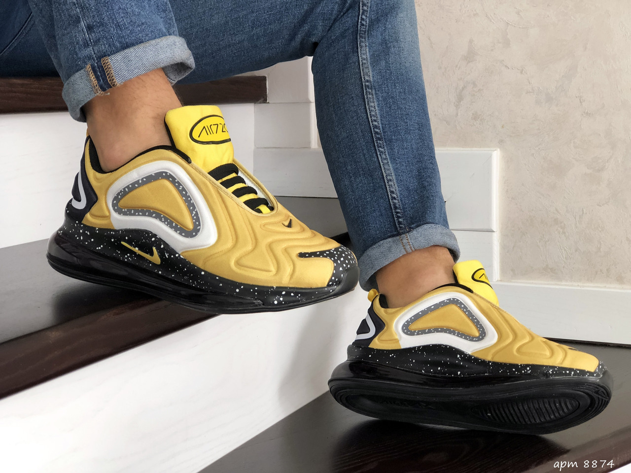 

Мужские кроссовки в стиле Nike Air Max 720, текстиль, желтые с черным 45(27,8 см), размеры:43,44,45