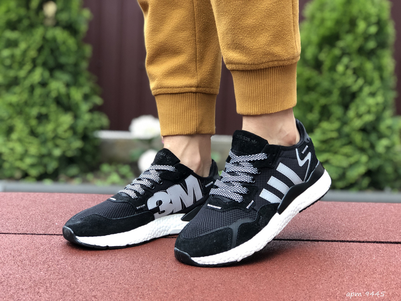 

Женские кроссовки в стиле Adidas Nite Jogger Boost 3M, сетка, замша, черно-белые 40(25,5 см)