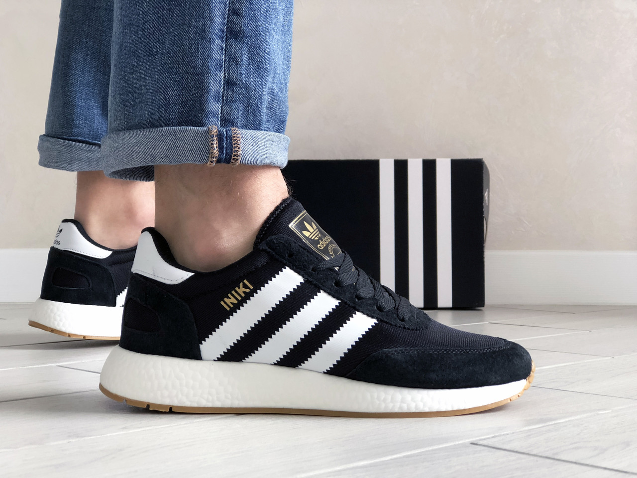 

Мужские кроссовки в стиле Adidas Iniki, сетка, замша, черные с белым, 45р(28,5 см), размеры:44,45